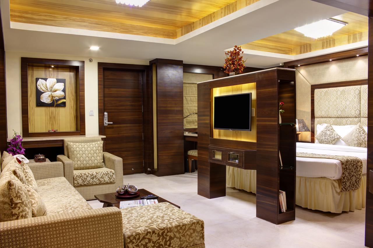 Golden Gate Hotel Indore Exterior photo