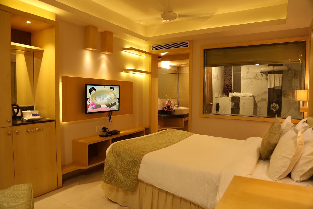 Golden Gate Hotel Indore Exterior photo